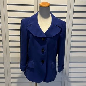 Tahari Arthur S. Levine buttoned Jacket with detailed Pockets and 3/4 Sleeves